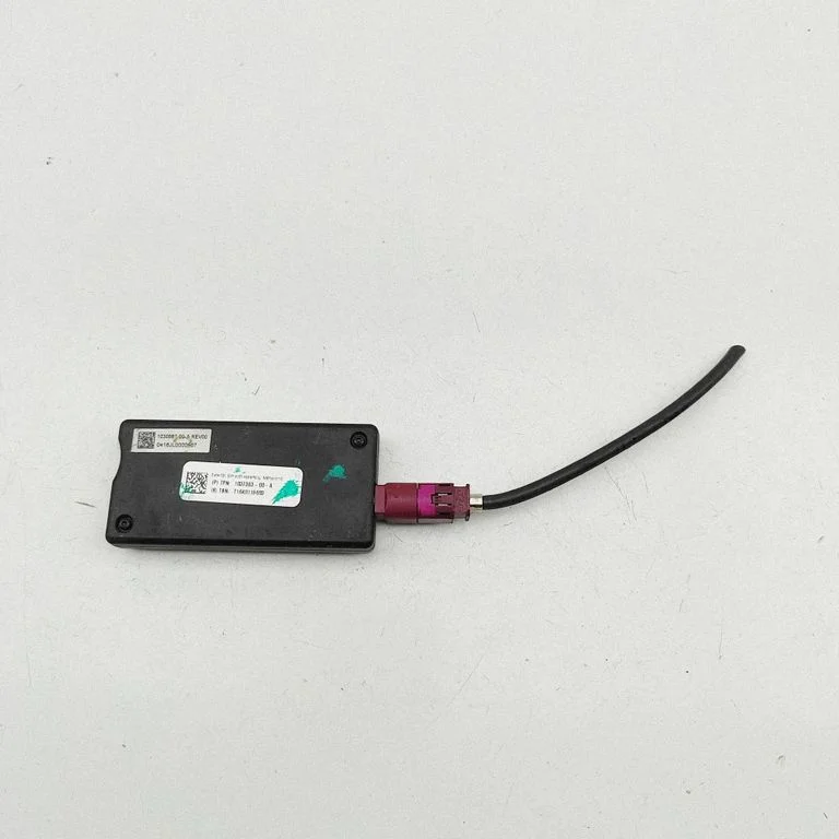 Antenas pastiprinātājs 103735300A