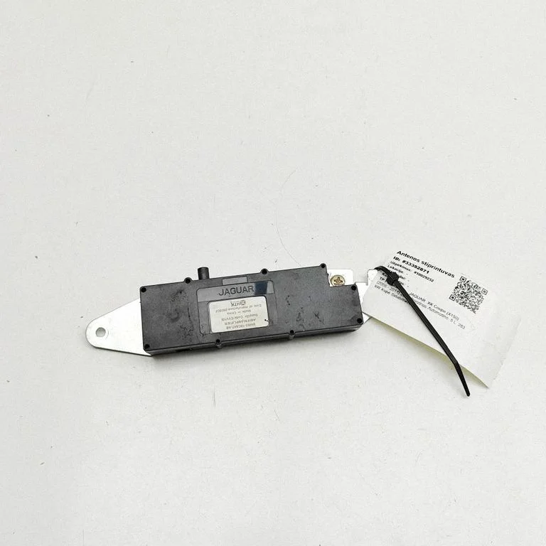 Antenas pastiprinātājs 8W8318C847AB
