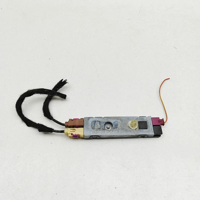 Antenas pastiprinātājs A2049053805