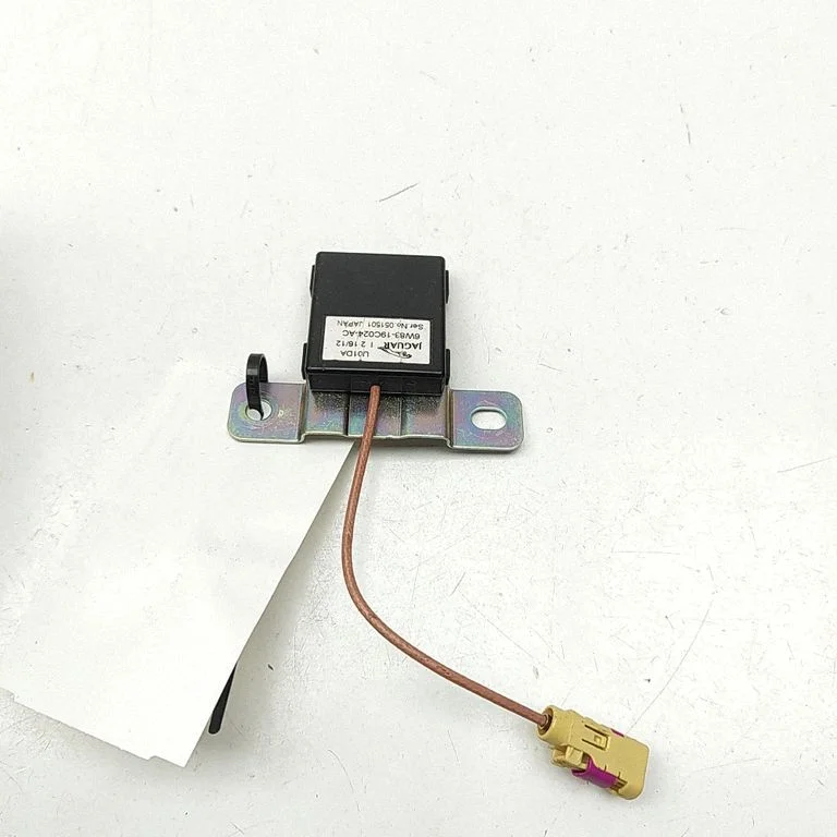 Antenni võimendi 6W8319C024AC