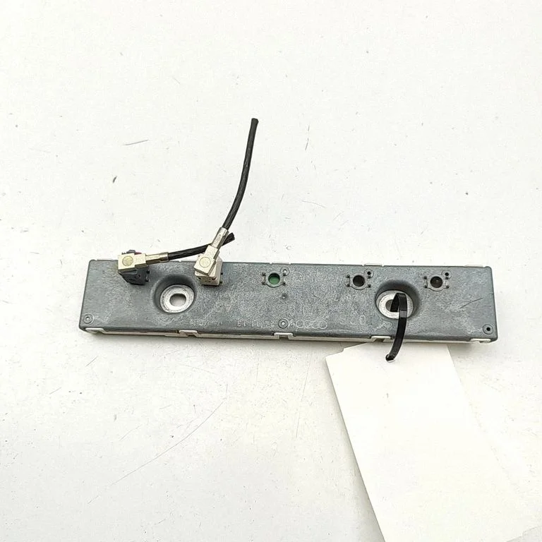Wzmacniacz antenowy 4L0035225AE