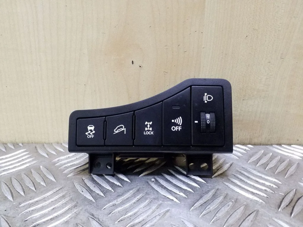Muud lülitid / nupud / hoovad 937003U810WK
