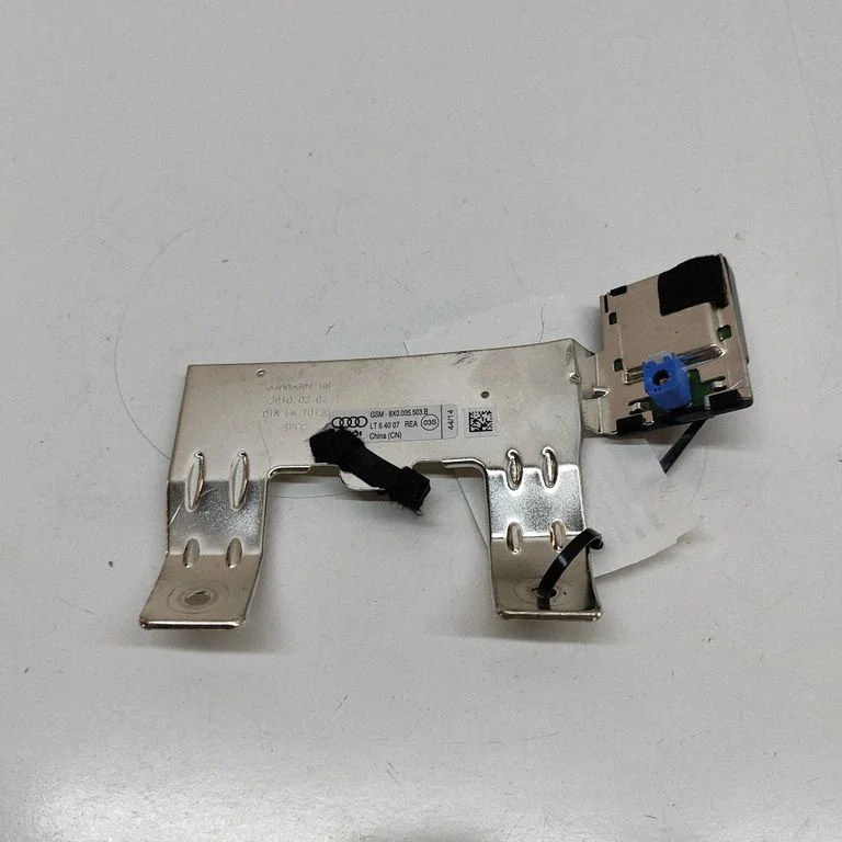 Antenas pastiprinātājs 8X0035503B
