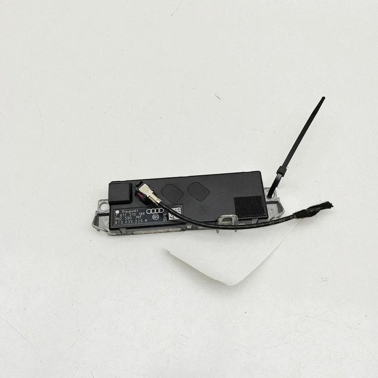 Antenas pastiprinātājs 8T0035225N