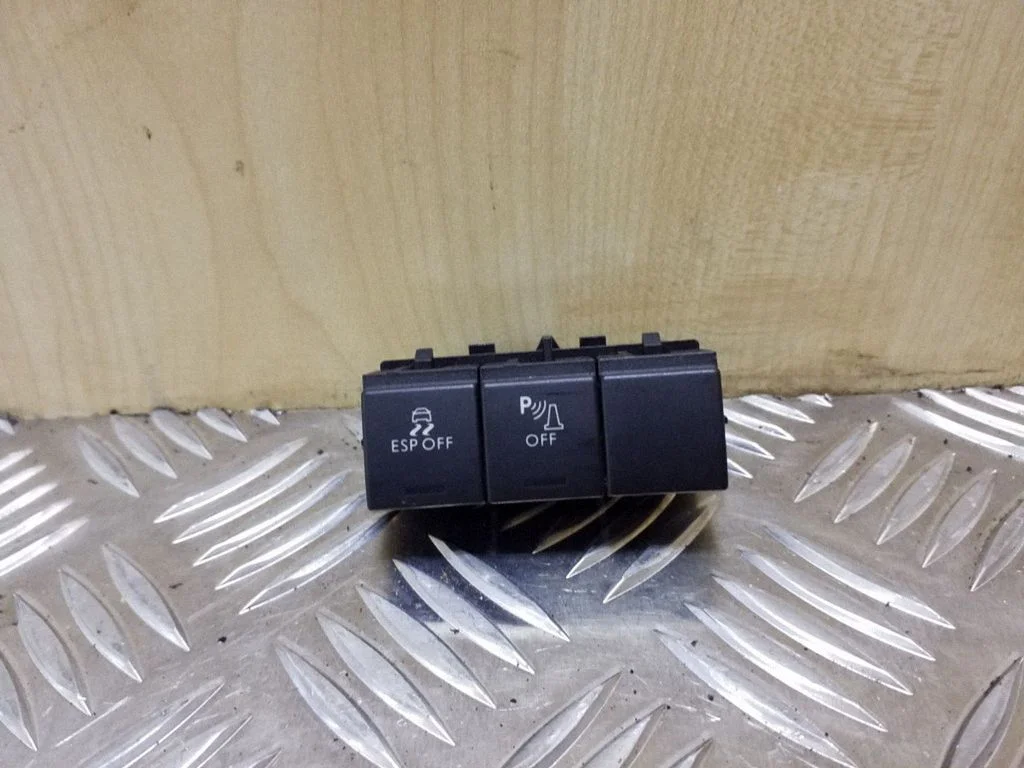 Other switches/knobs/shifts 96661579XT01