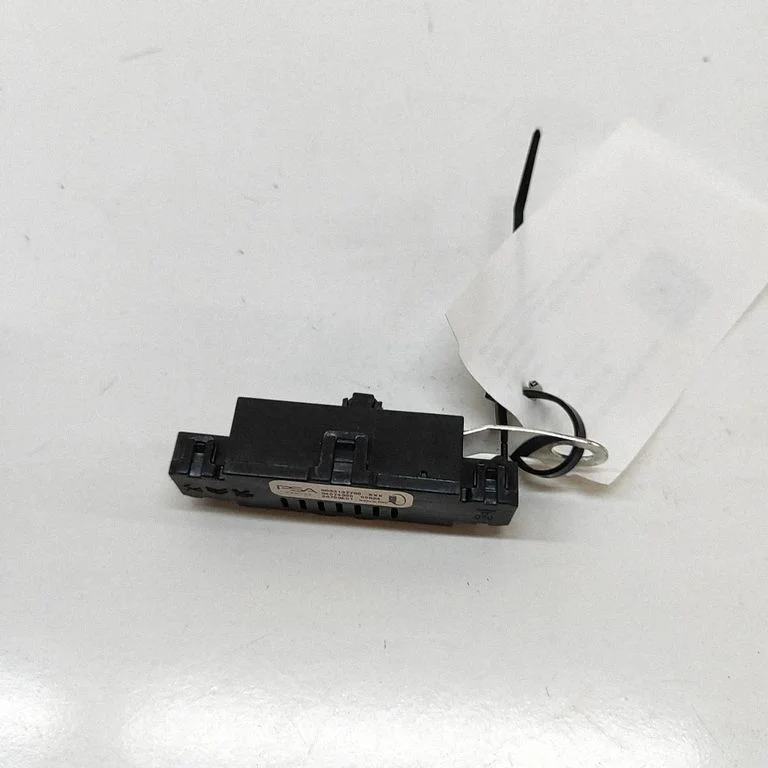 Antenas pastiprinātājs 9833137780