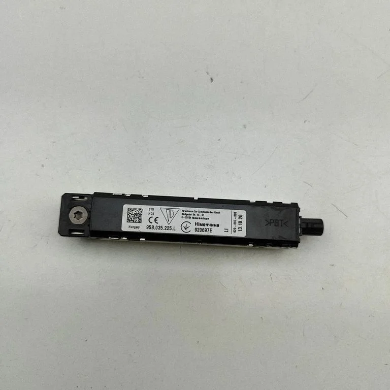 Aerial antenna amplifier 95B035225L