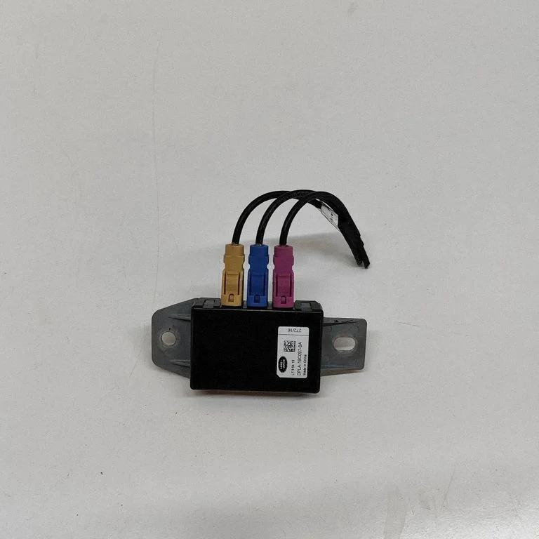 Aerial antenna amplifier DPLA19C097BA – Jaguar F-Type (2013-)