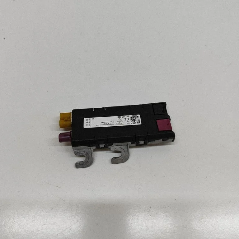 Wzmacniacz antenowy 9P1035225