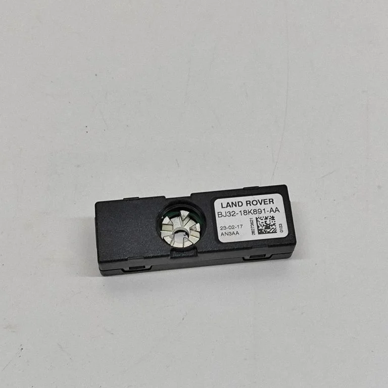 Aerial antenna amplifier BJ3218K891AA – Jaguar F-Type (2013-)