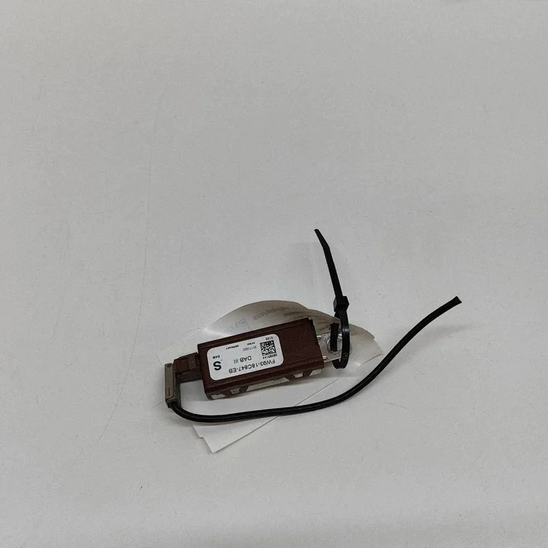 Aerial antenna amplifier – Jaguar F-Type (2013-)