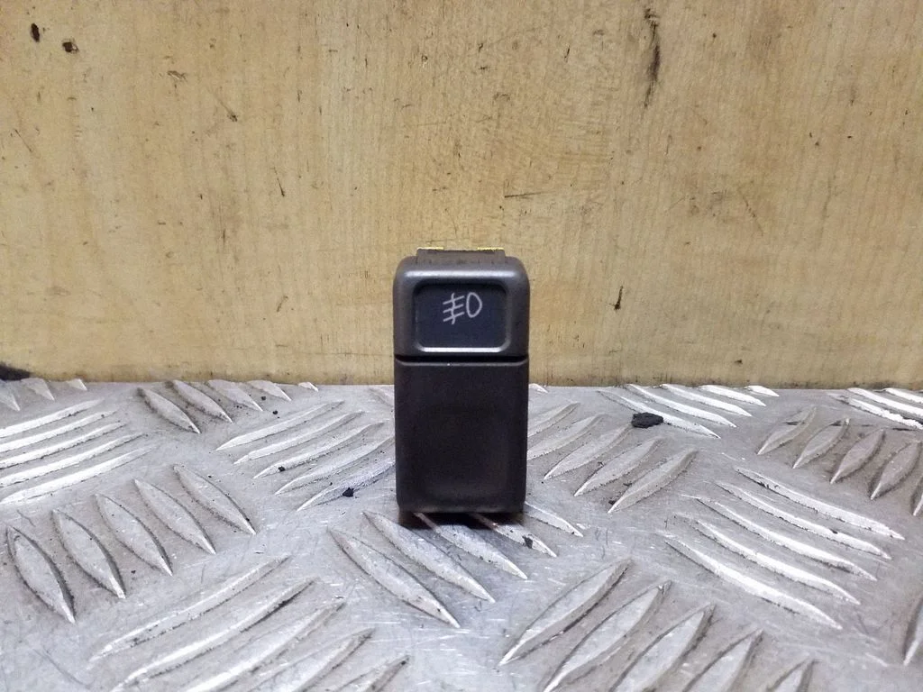 Fog light switch – Volvo S70 V70 V70 XC (1997-2000)