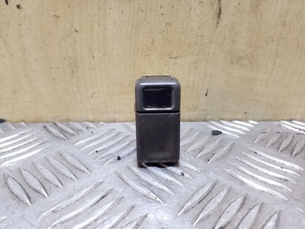 Fog light switch – Volvo S70 V70 V70 XC (1997-2000)