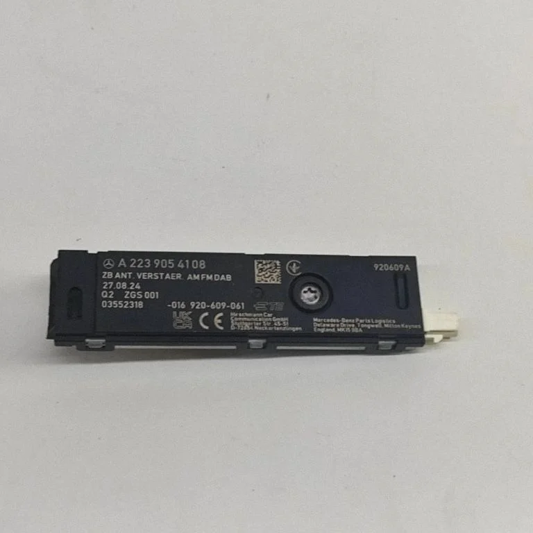 Antenas pastiprinātājs A2239054108