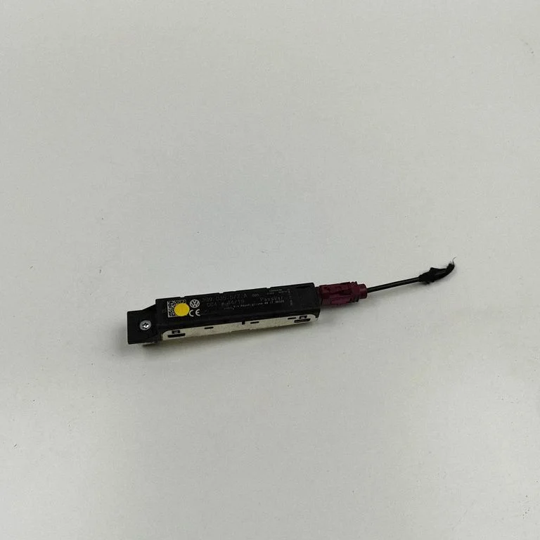 Antenas pastiprinātājs – Volkswagen Passat B8 USA (2016-2023)