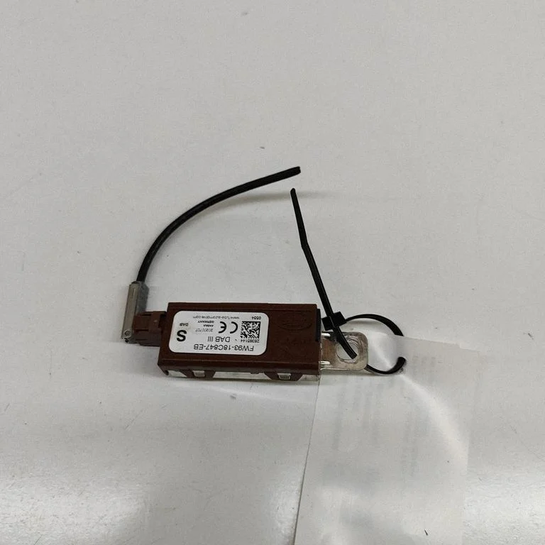 Aerial antenna amplifier – Jaguar F-Type (2013-)