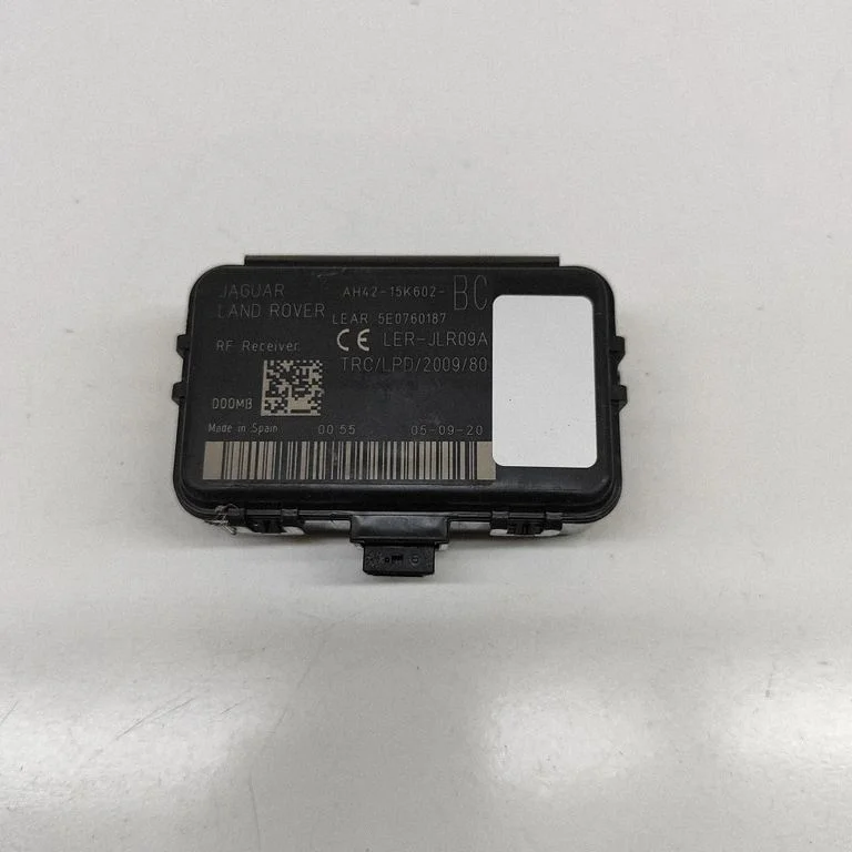 Aerial antenna amplifier AH4215K602BC – Jaguar F-Type (2013-)