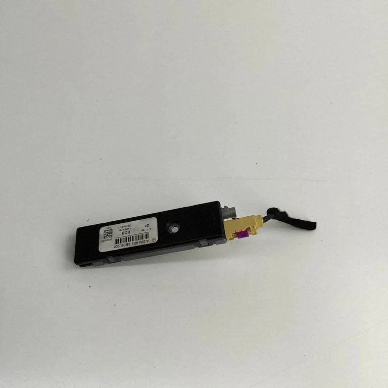 Antenas pastiprinātājs A2049053805