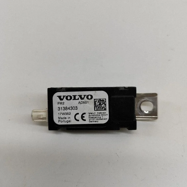 Antenas pastiprinātājs – Volvo XC90 (2014-)