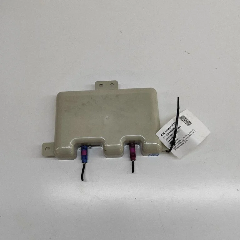Wzmacniacz antenowy – BMW Seria 6 F12 F13 (2010-2018)
