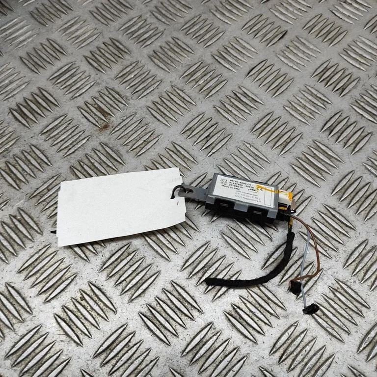 Antenas pastiprinātājs 81637600