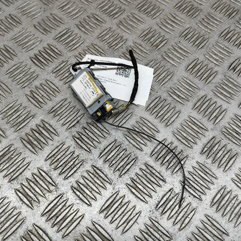 Antenas pastiprinātājs 81637700