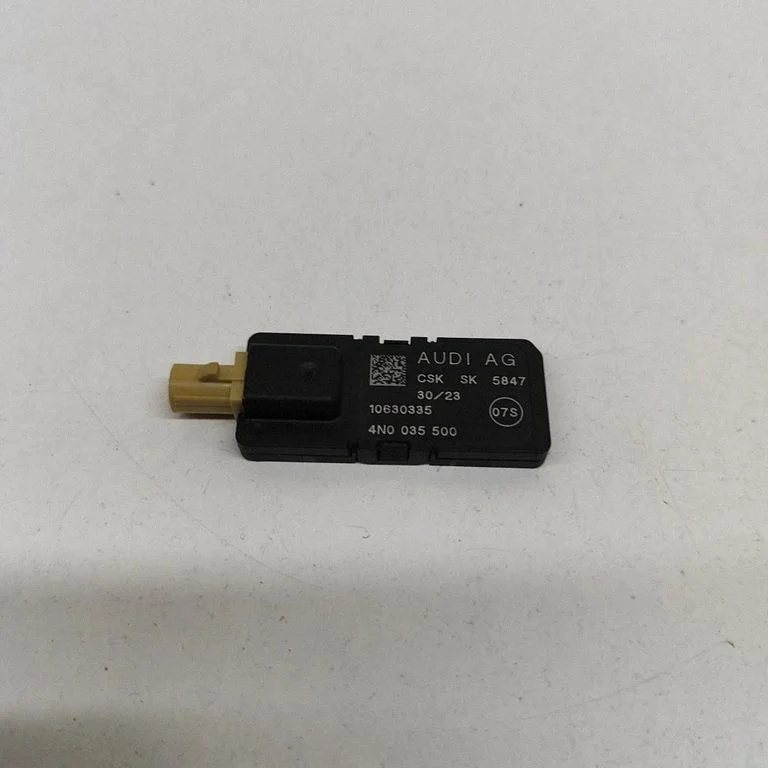 Antenas pastiprinātājs 4N0035500