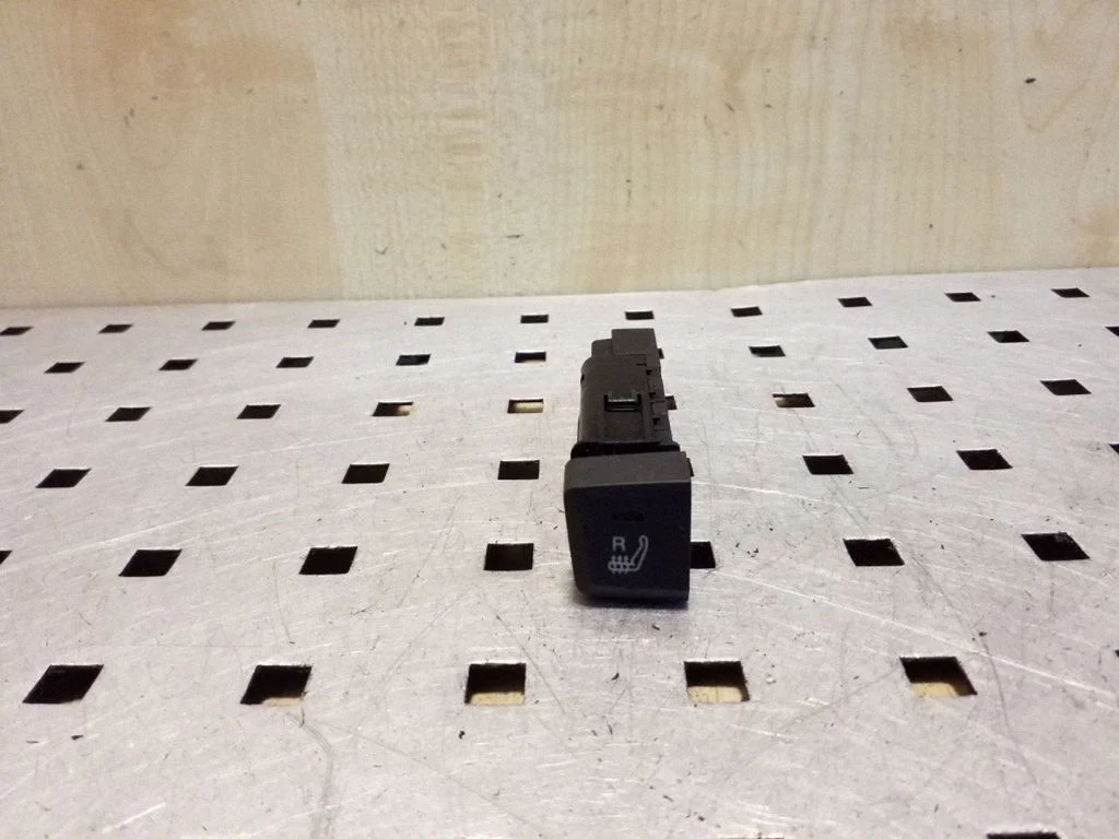 Seat heating switch 202005304