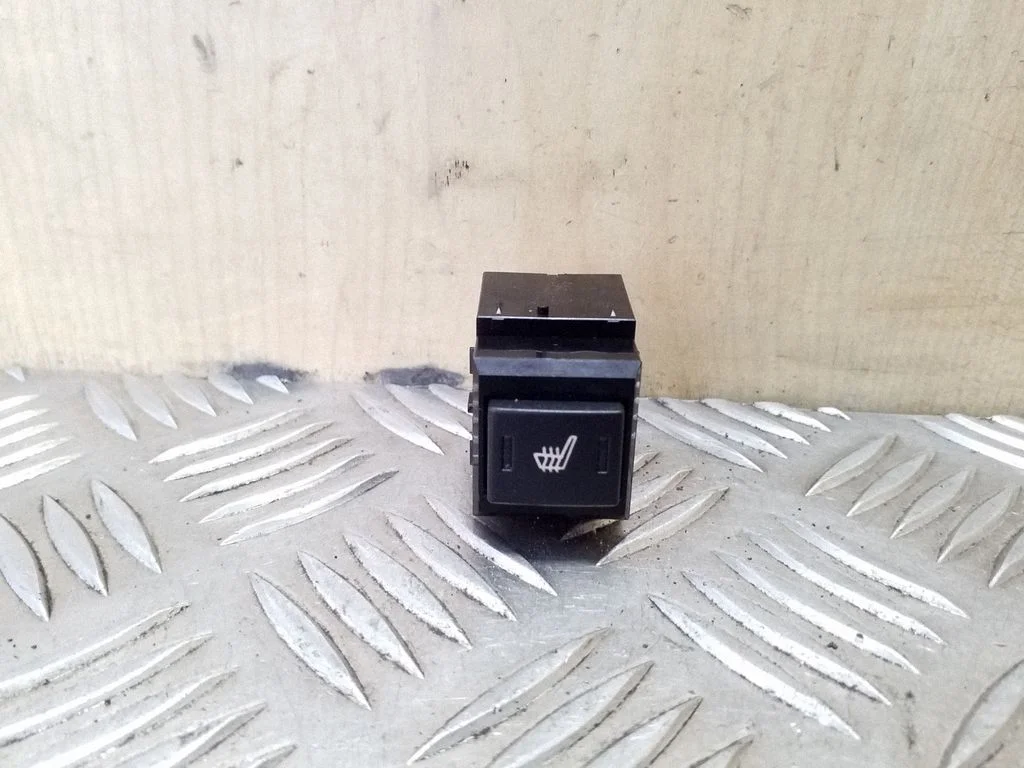 Sēdekļu apsildes slēdzis YUF500120PVJ