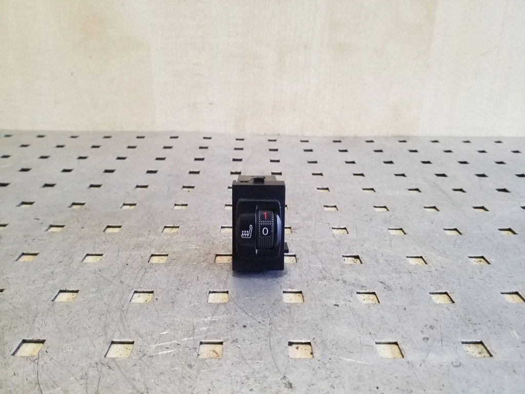 Seat heating switch 96659251XT