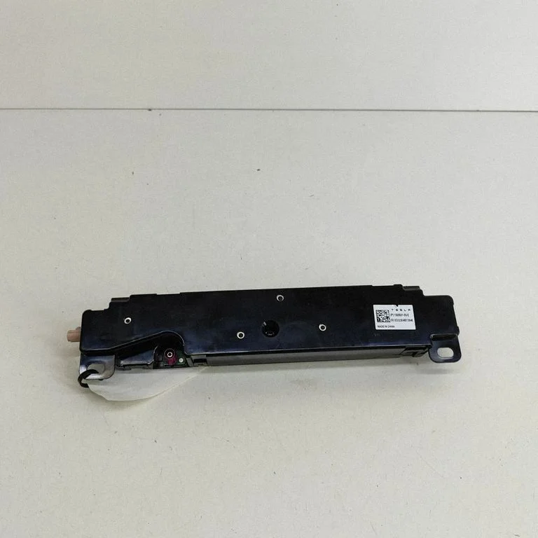 Antenas pastiprinātājs 158560100E
