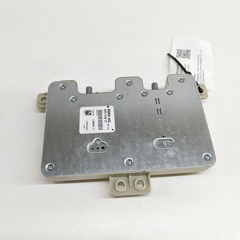 Aerial antenna amplifier – BMW 6 Series F12 F13 (2010-2018)