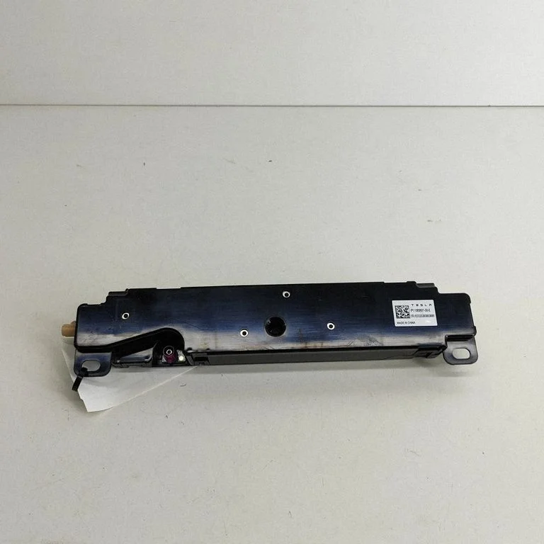 Antenas pastiprinātājs 158560100E