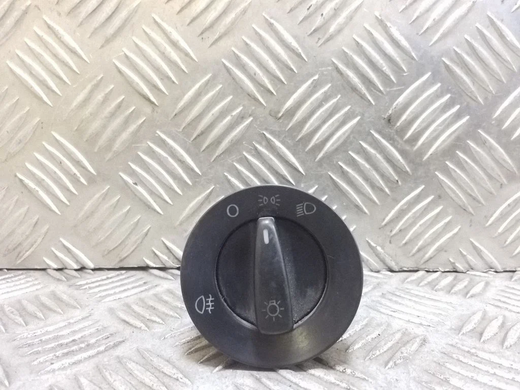 Light switch 1C09411531