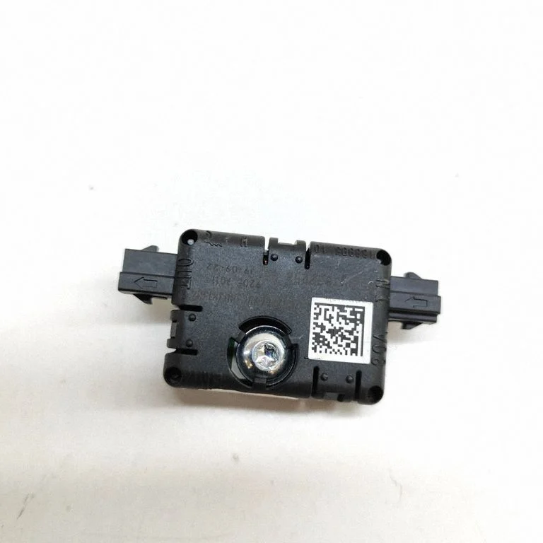 Antenas pastiprinātājs 6832256