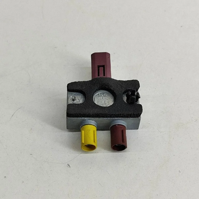 Antenas pastiprinātājs A2128704089
