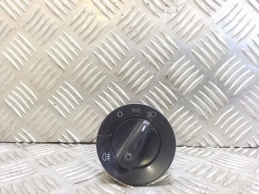 Light switch 1C09411531