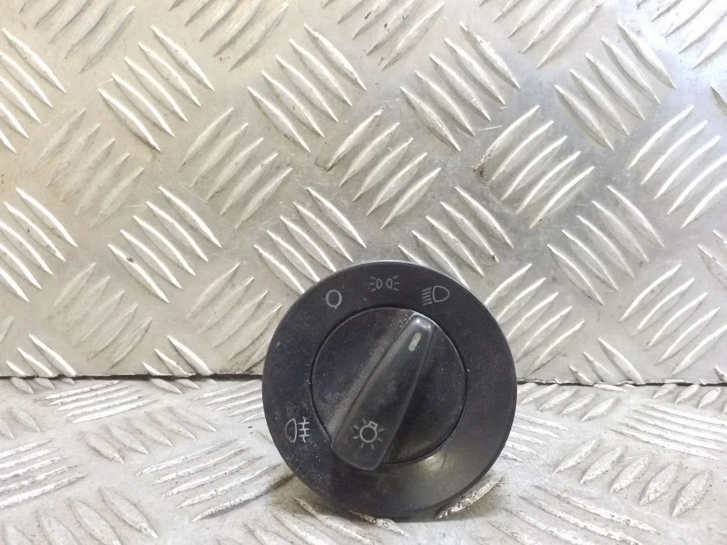 Light switch 1C09411531