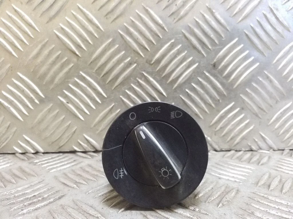 Light switch 1C09411531