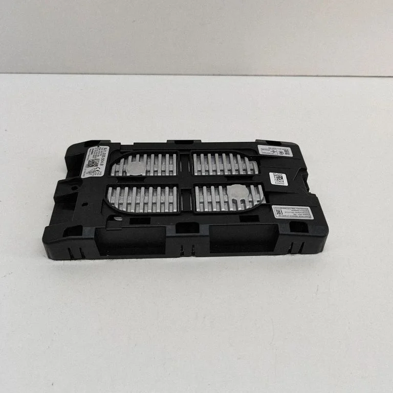 Antenas pastiprinātājs – Porsche Taycan 9J1 (2019-)