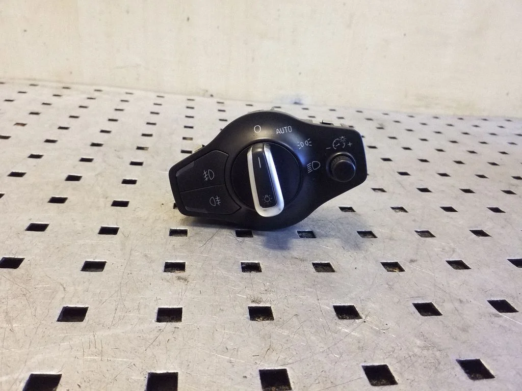 Light switch 8K0941531AS