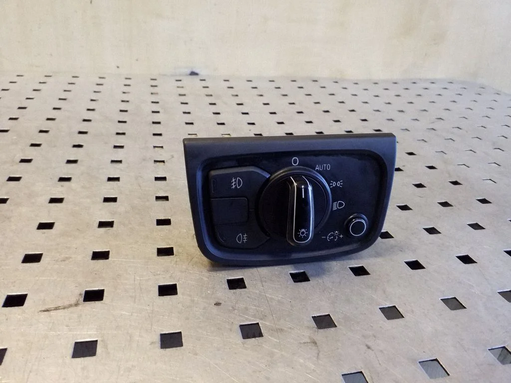 Light switch 4H0941531