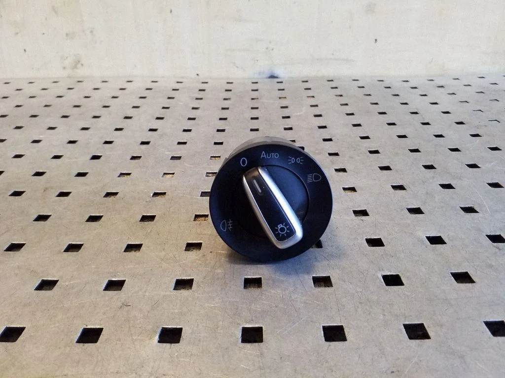 Light switch 3C8941431