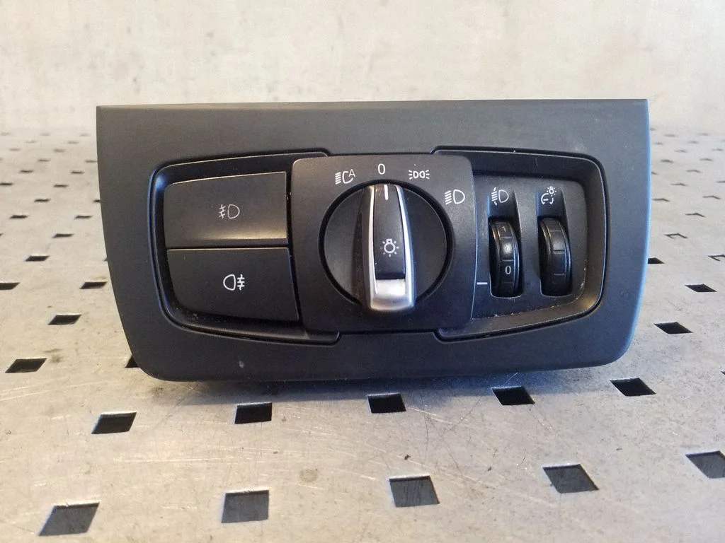 Light switch – BMW 3 Series F30 F35 F31 (2012-2018)