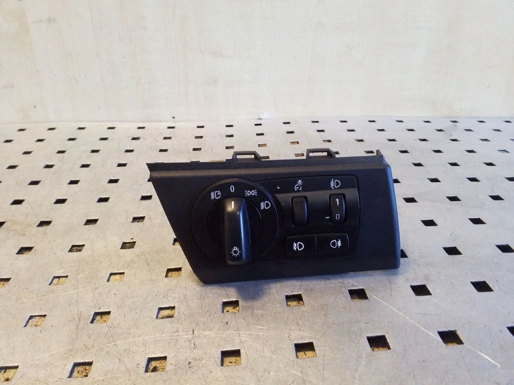Light switch – BMW X3 E83 (2003-2010)