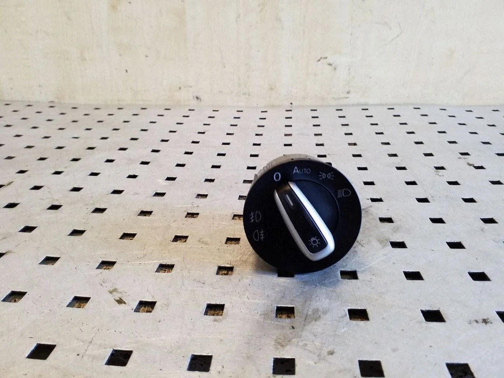 Light switch – Volkswagen Scirocco (2008-2016)