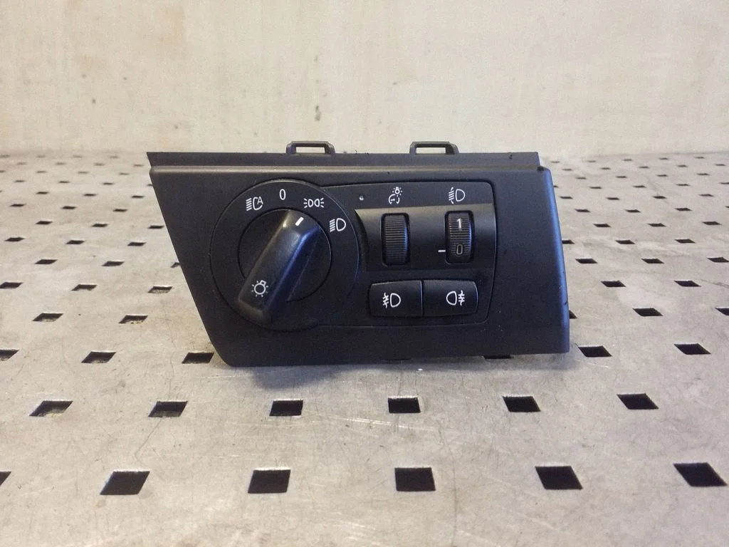 Light switch – BMW X3 E83 (2003-2010)