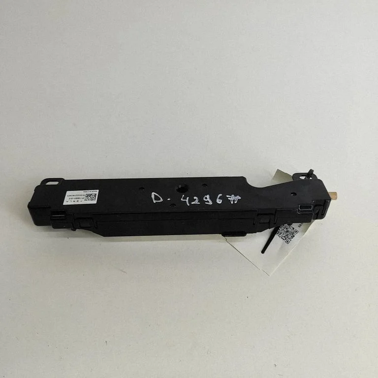 Antenas pastiprinātājs 158560100E
