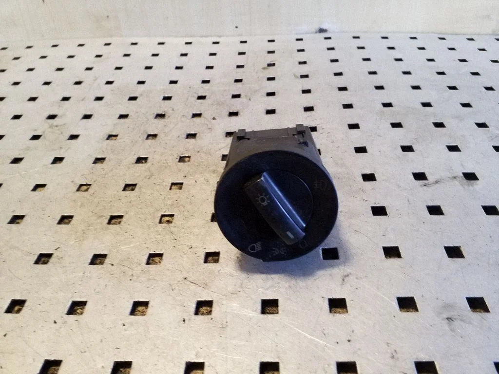 Light switch 600941531