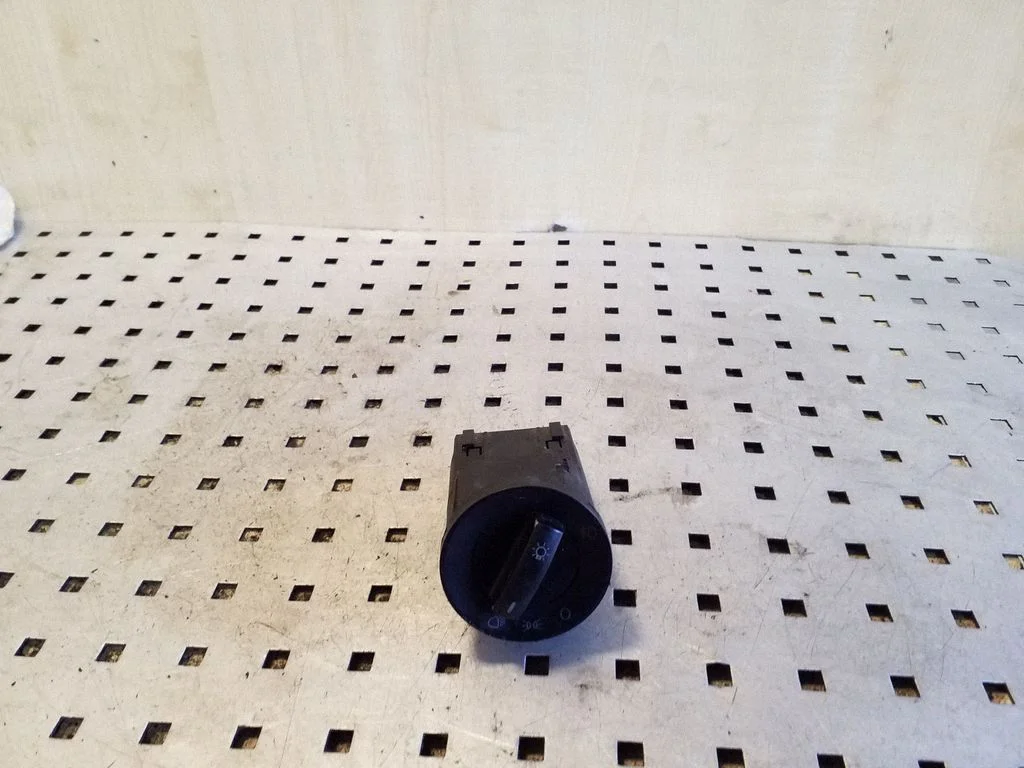 Light switch 600941531